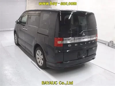 Mitsubishi DELICA D5  с аукциона в Японии