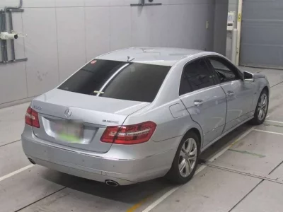 Mercedes-Benz E CLASS  с аукциона в Японии