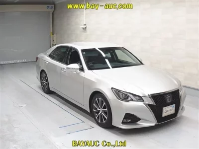 Toyota CROWN  с аукциона в Японии