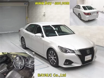 Toyota CROWN  с аукциона в Японии