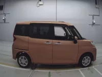 Toyota ROOMY лот № 10105 оценка 4  с аукциона в Японии 2