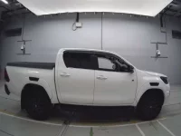 Toyota HILUX лот № 36088 оценка 6  с аукциона в Японии 2