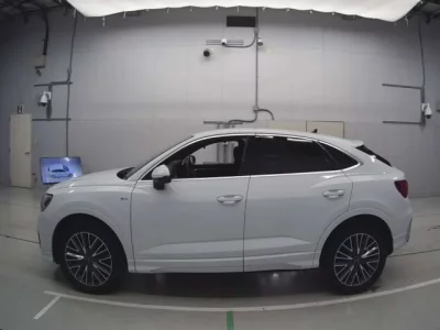 Audi Q3  с аукциона в Японии
