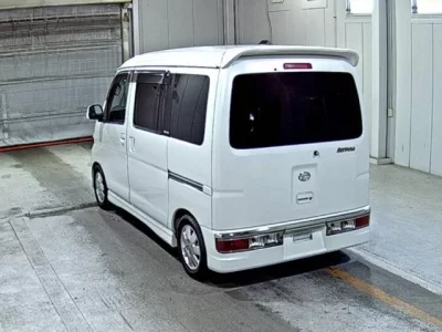 Daihatsu Atrai Wagon  с аукциона в Японии