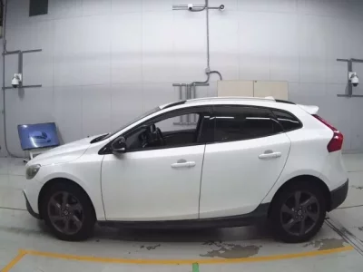 Volvo V40  с аукциона в Японии