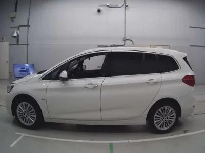 BMW 2-Series  с аукциона в Японии