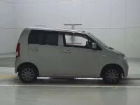 Mazda AZ WAGON лот № 9205 оценка RA  с аукциона в Японии 2