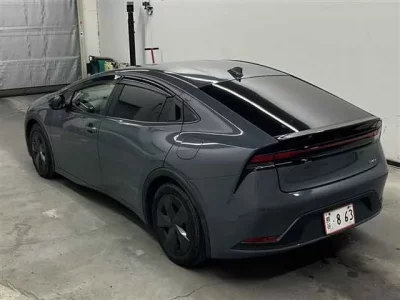 Toyota PRIUS  с аукциона в Японии