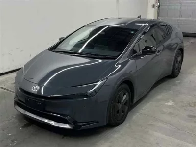 Toyota PRIUS  с аукциона в Японии