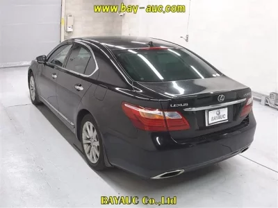 Lexus LS  с аукциона в Японии