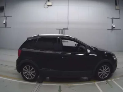 Volkswagen CROSS POLO
