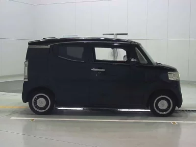 Honda N BOX SLASH