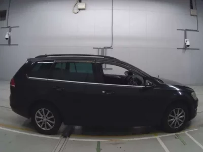 Volkswagen GOLF VARIANT  с аукциона в Японии