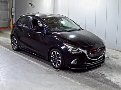 Mazda DEMIO  с аукциона в Японии