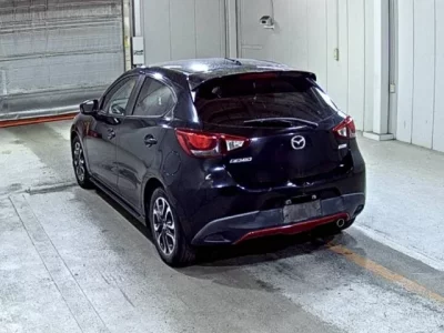 Mazda DEMIO  с аукциона в Японии