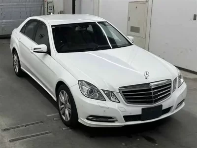 Mercedes-Benz E CLASS  с аукциона в Японии
