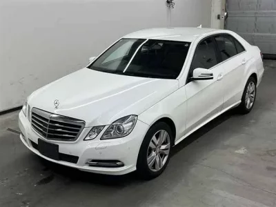 Mercedes-Benz E CLASS  с аукциона в Японии