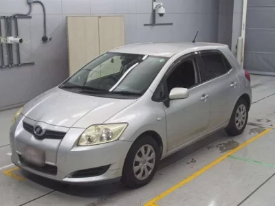 Toyota AURIS  с аукциона в Японии