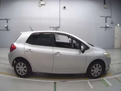 Toyota AURIS  с аукциона в Японии