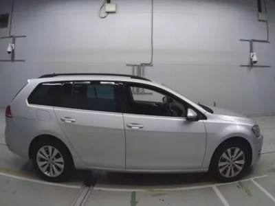 Volkswagen GOLF VARIANT  с аукциона в Японии