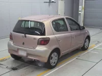 Toyota VITZ лот № 90007 оценка R  с аукциона в Японии 1
