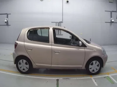 Toyota VITZ  с аукциона в Японии