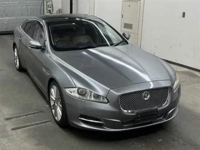 Jaguar XJ SERIES
