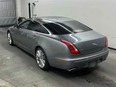 Jaguar XJ SERIES