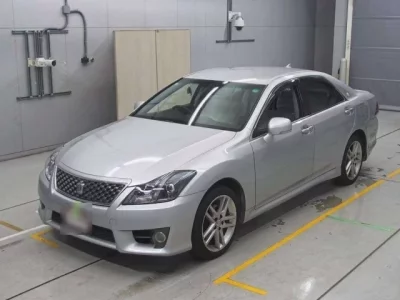 Toyota CROWN  с аукциона в Японии