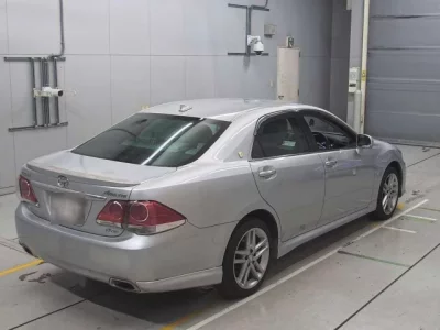 Toyota CROWN  с аукциона в Японии