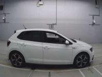 Volkswagen POLO лот № 38201 оценка 4  с аукциона в Японии 2