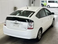 Toyota PRIUS лот № 3008 оценка R  с аукциона в Японии 1
