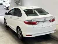 Honda GRACE лот № 3019 оценка 4.5  с аукциона в Японии 4