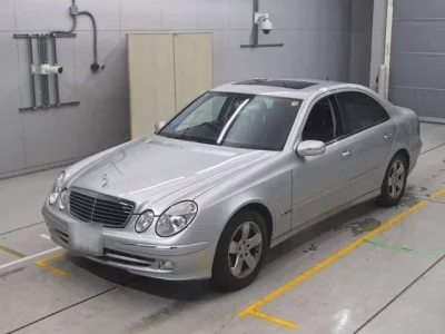 Mercedes-Benz E CLASS  с аукциона в Японии