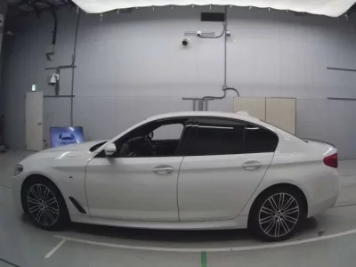BMW 5-Series  с аукциона в Японии