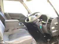 Mazda BONGO VAN лот № 7010 оценка 3  с аукциона в Японии 4