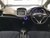 Honda FIT лот № 3027 оценка 3.5  с аукциона в Японии 2
