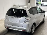 Honda FIT лот № 3027 оценка 3.5  с аукциона в Японии 1