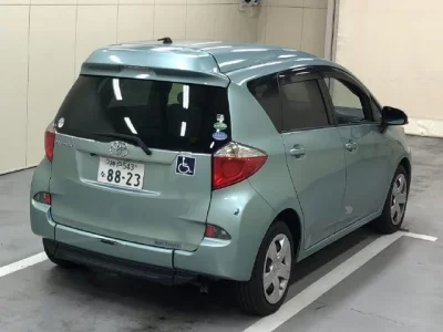 Toyota RACTIS  с аукциона в Японии