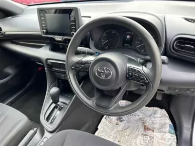 Toyota YARIS  с аукциона в Японии