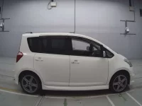 Toyota RACTIS лот № 10246 оценка 3.5  с аукциона в Японии 2