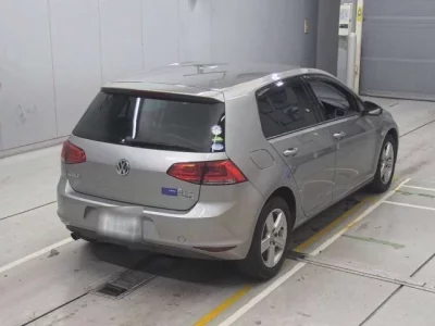 Volkswagen GOLF  с аукциона в Японии