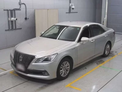 Toyota CROWN  с аукциона в Японии
