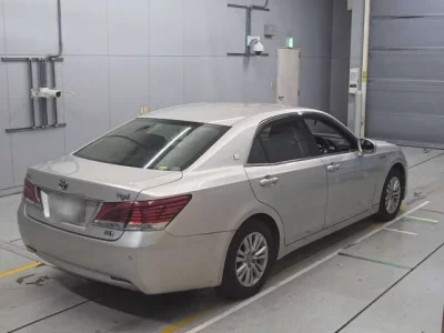 Toyota CROWN  с аукциона в Японии