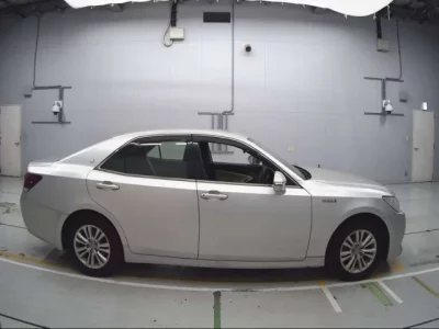 Toyota CROWN  с аукциона в Японии