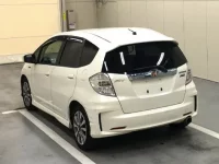 Honda FIT лот № 4503 оценка 3.5  с аукциона в Японии 1