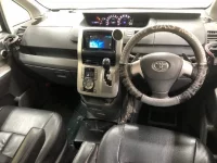 Toyota NOAH лот № 3710 оценка R  с аукциона в Японии 4