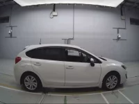 Subaru IMPREZA лот № 90083 оценка 4  с аукциона в Японии 2