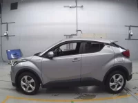 Toyota C-HR лот № 30004 оценка 4  с аукциона в Японии 3