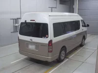 Toyota HIACE лот № 36208 оценка 3.5  с аукциона в Японии 1